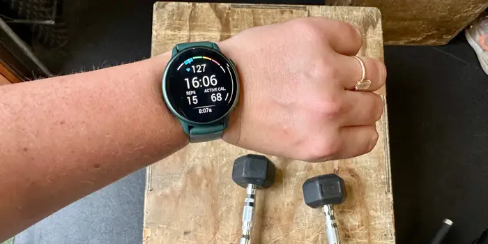 garmin forerunner health and training metrics on smartwatch screen